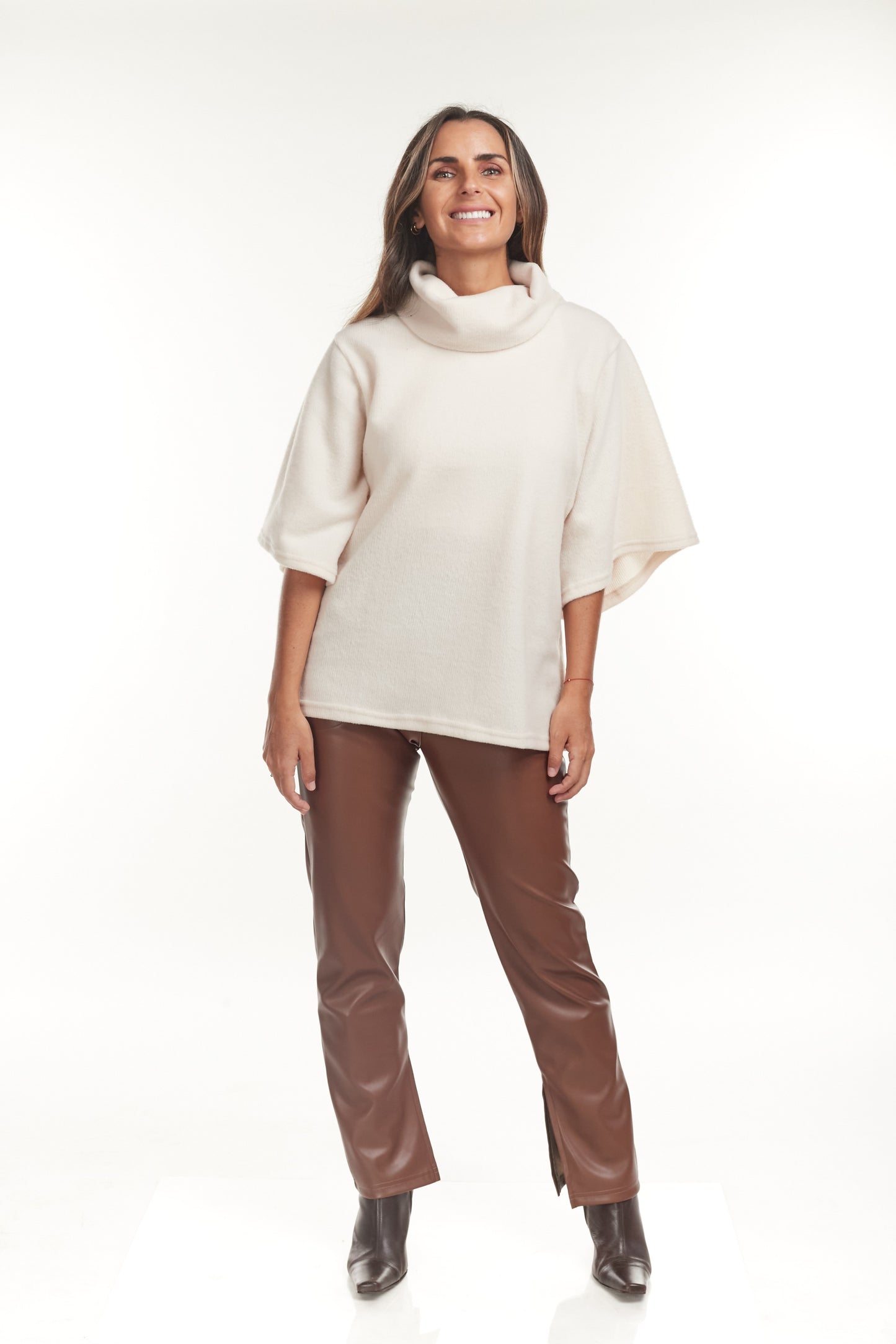 Poncho Milan | Nude