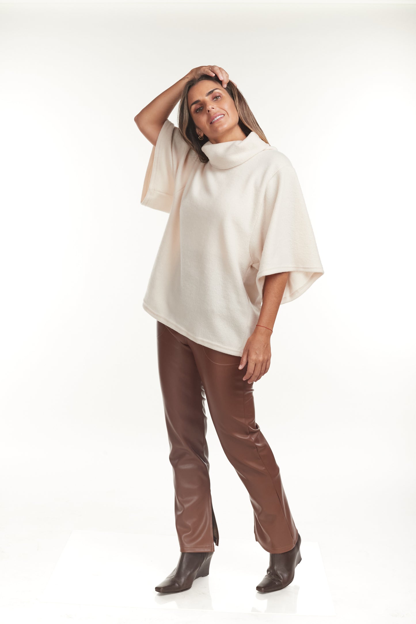 Poncho Milan | Nude