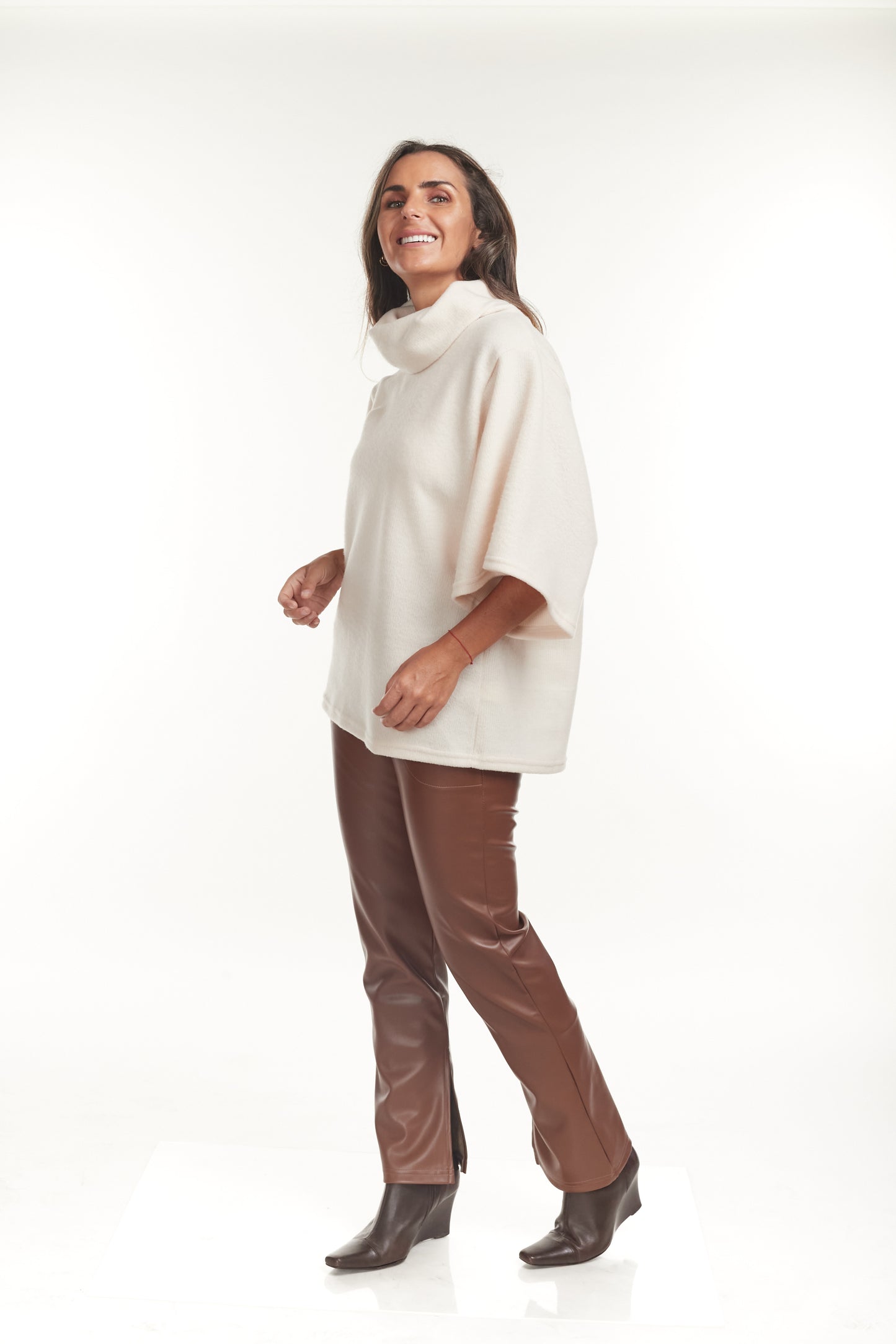 Poncho Milan | Nude