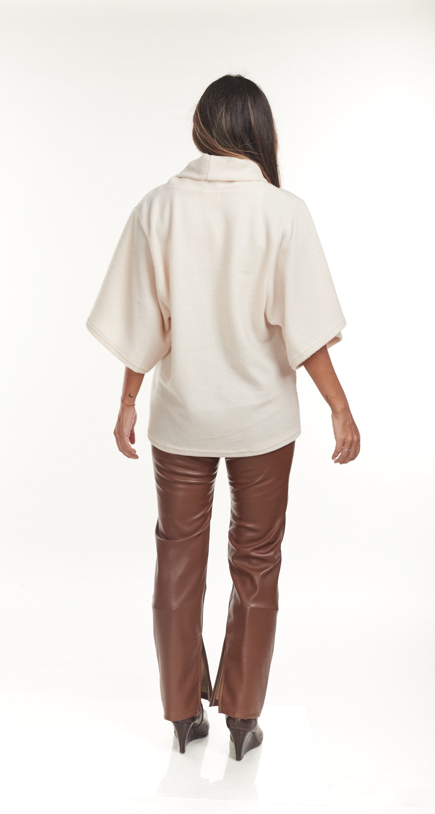 Poncho Milan | Nude